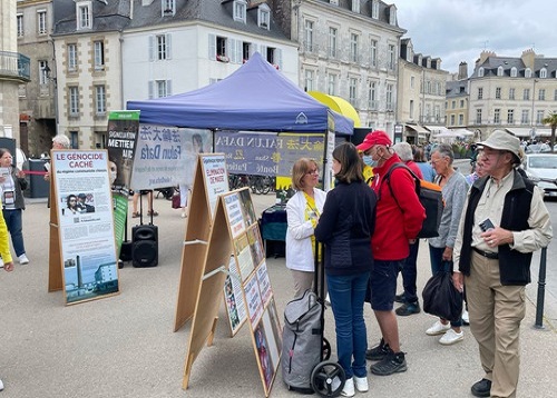 Image for article Memperkenalkan Falun Dafa di Prancis Barat