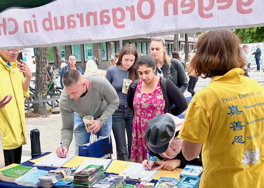 Image for article Jerman: Warga Mannhiem Mengecam Penganiayaan terhadap Falun Dafa