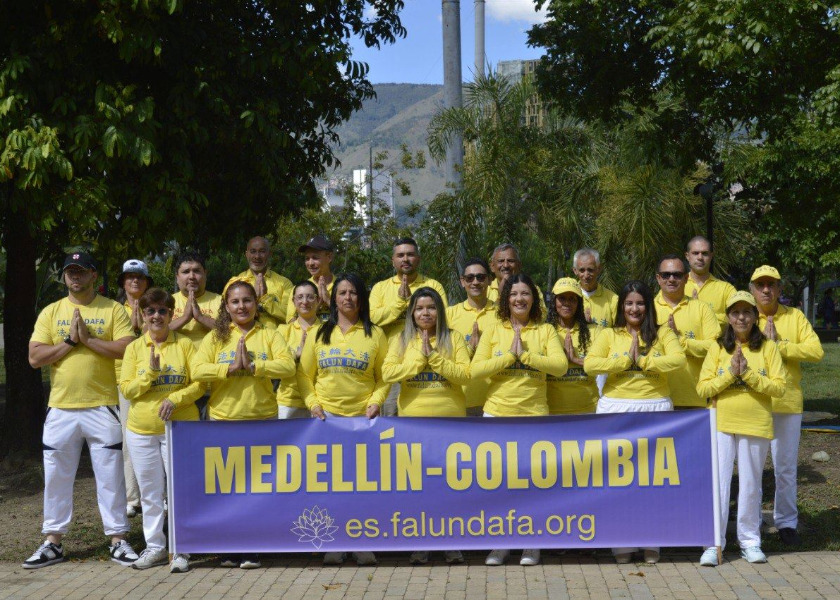 Image for article Kolombia: Praktisi Merayakan Hari Falun Dafa Sedunia