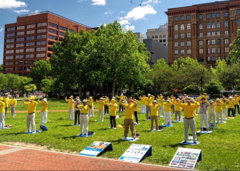 Image for article Pennsylvania, AS: Merayakan Hari Falun Dafa Sedunia di Independence Square