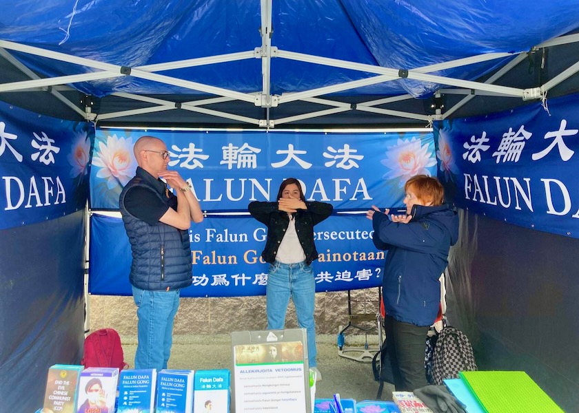 Image for article Praktisi Falun Dafa Menyebarkan Fakta Kebenaran di Kota Terbesar Ketiga di Finlandia