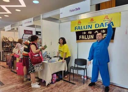 Image for article Rumania: Falun Dafa Disambut di Body Mind Spirit Expo