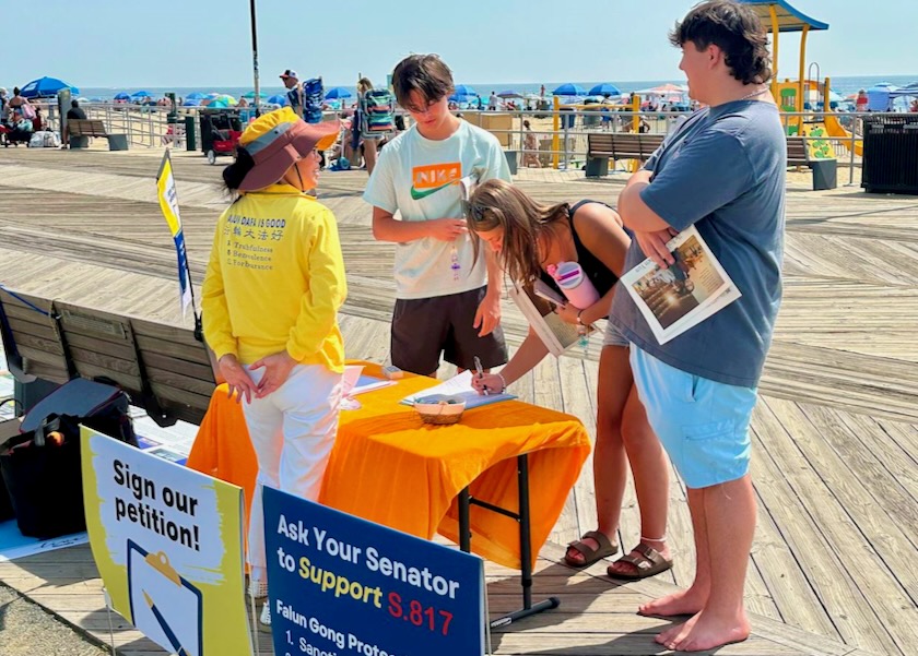 Image for article New Jersey, AS: Praktisi Mengadakan Acara untuk Memperkenalkan Falun Dafa