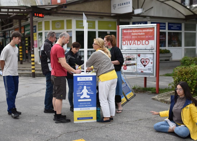 Image for article Petisi Falun Dafa Menghimpun Dukungan Publik di Seluruh Slovakia