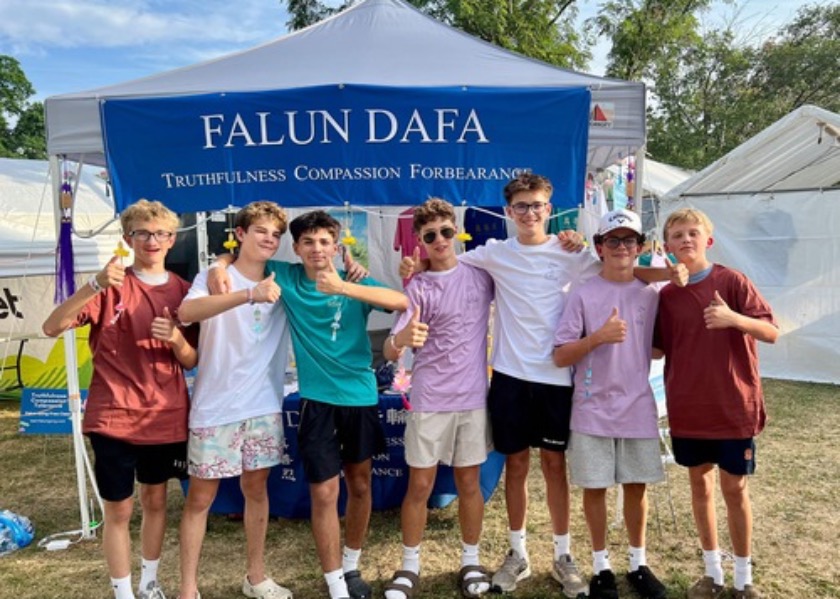 Image for article New York: Orang-orang Memuji Falun Dafa Selama Harborfest di Oswego