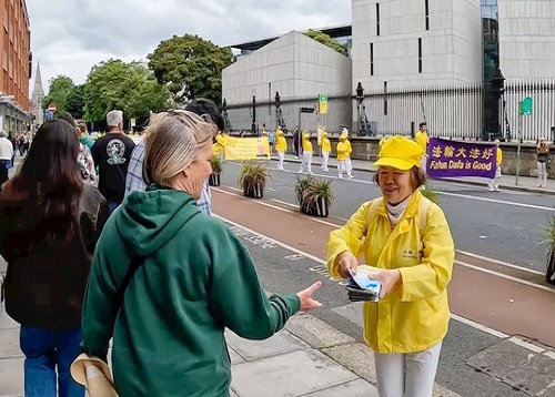 Image for article Irlandia: Rapat Umum dan Pawai Memprotes Penganiayaan Selama 26 Tahun