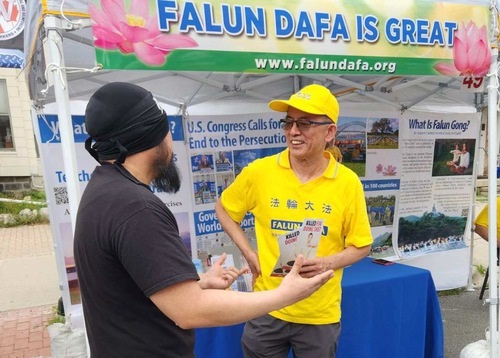 Image for article Michigan, AS: Memperkenalkan Falun Gong di Pameran Seni Tahunan Ann Arbor
