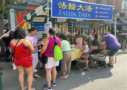 Image for article Massachusetts: Orang-orang Memuji Falun Dafa di Festival Rakyat Lowell