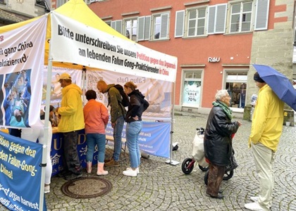 Image for article Jerman: Masyarakat Mengecam Penganiayaan terhadap Falun Gong Selama Acara di Lindau