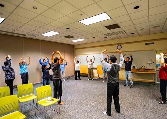 Image for article Fremont, California: Orang-orang Memuji Falun Dafa Setelah Menghadiri Kelas Gratis