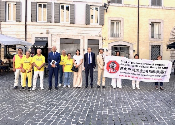 Image for article Italia: Tokoh Terkemuka Mengecam Pengambilan Organ oleh PKT dalam Rapat Umum di Roma