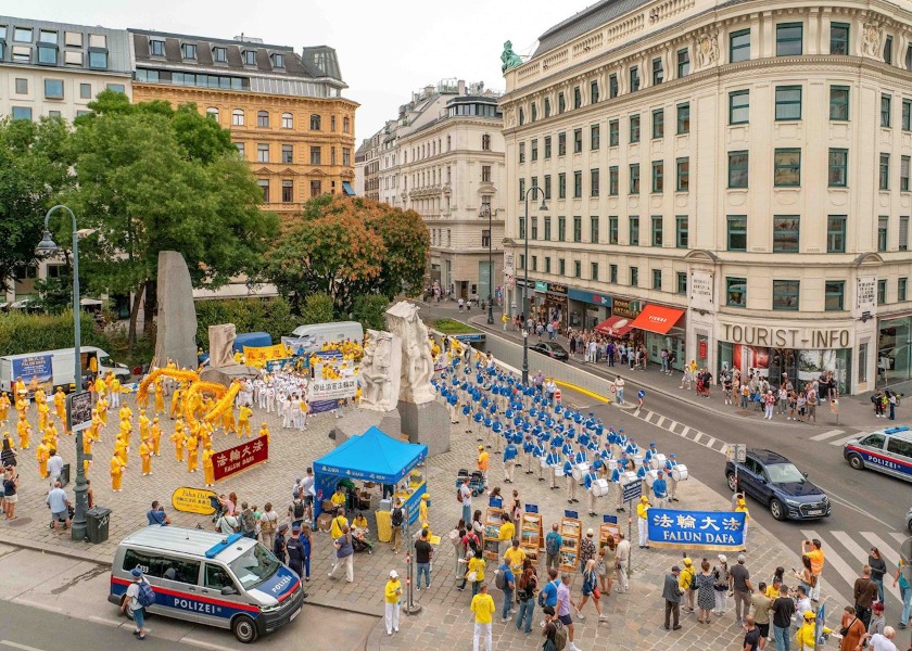 Image for article Austria: Rapat Umum dan Pawai Diadakan di Wina untuk Meningkatkan Kesadaran tentang Penganiayaan terhadap Falun Dafa