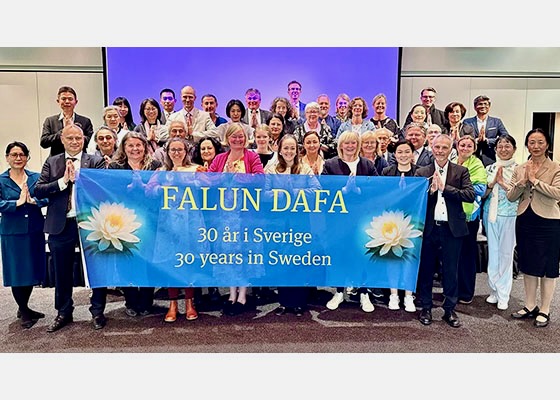 Image for article Swedia: Peserta Konferensi Fa Nordik Berterima Kasih kepada Guru atas Pengenalan Falun Dafa ke Eropa