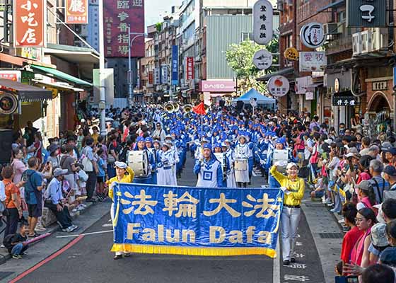 Image for article Taiwan: Tian Guo Marching Band Disambut di Festival Seni Lingkungan Tamsui