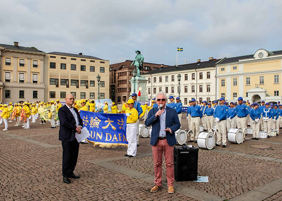 Image for article Swedia: Parade dan Rapat Umum di Gothenburg Meningkatkan Kesadaran Masyarakat akan Penganiayaan