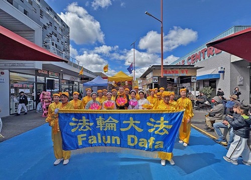 Image for article Melbourne, Australia: Praktisi Falun Dafa Diundang Tampil Pada Festival Pertengahan Musim Gugur