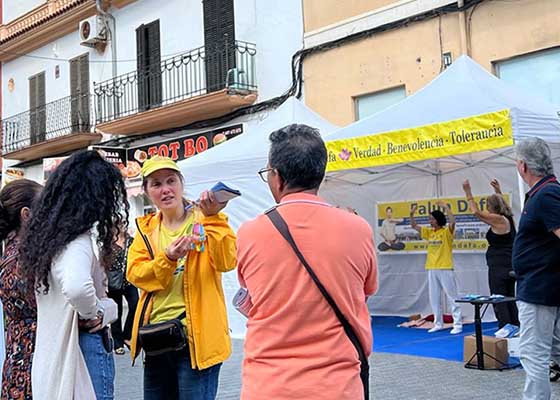 Image for article Spanyol: Orang-orang Memuji Falun Dafa dalam Acara di Mallorca