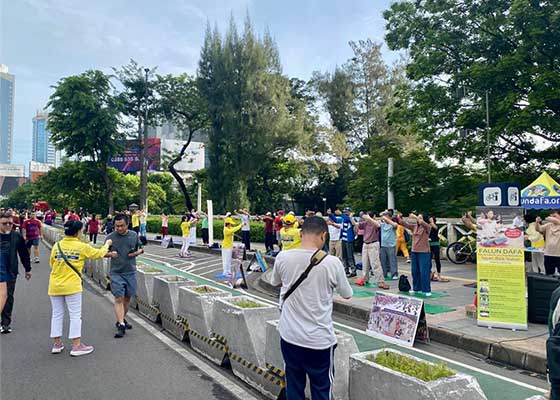 Image for article Warga Jakarta Mempelajari Falun Dafa