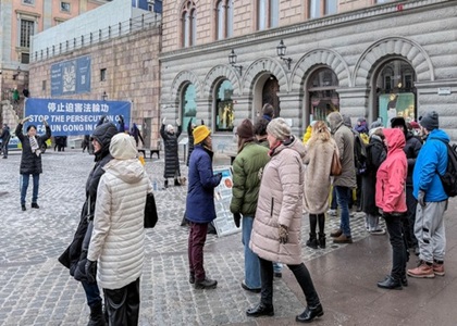 Image for article Orang-orang Mendukung Falun Dafa pada Acara di Belanda