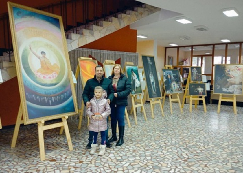 Image for article Seni Zhen-Shan-Ren Membawa “Cahaya dan Kemurnian Dunia” ke Bulgaria