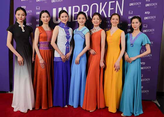 Image for article New York: Para Hadirin Premiere “Unbroken” Terharu oleh Semangat Seniman Shen Yun
