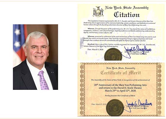 Image for article Anggota Majelis Negara Bagian New York Mengeluarkan Proklamasi untuk Menghormati Shen Yun dan Direktur Artistik Perusahaannya