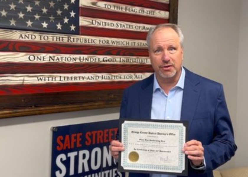 Image for article Jaksa Wilayah Orange County Mengakui Shen Yun dan Menyambutnya di New York