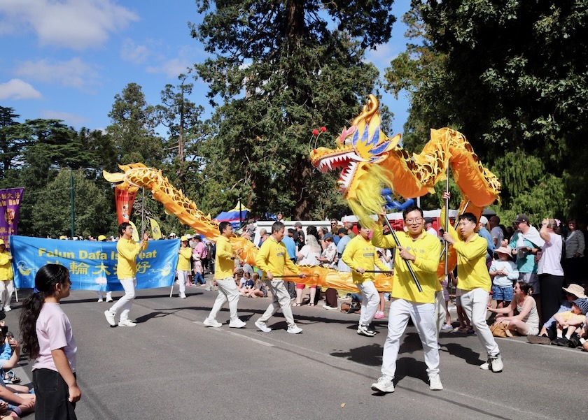 Image for article Australia: Falun Dafa Dihargai di Festival Begonia Ballarat