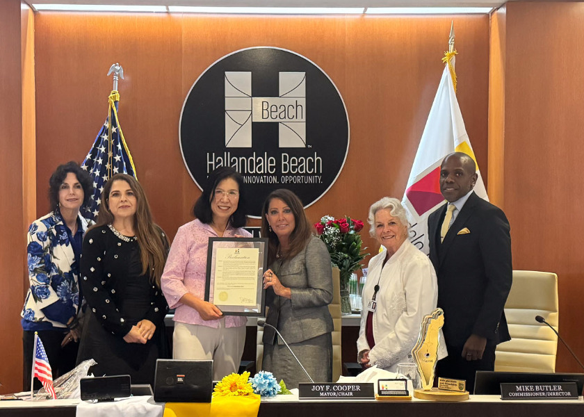 Image for article Wali Kota dari Empat Kota di Florida Selatan Memberikan Penghargaan kepada Shen Yun Performing Arts