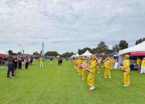 Image for article Falun Dafa Disambut di Festival Budaya Auckland