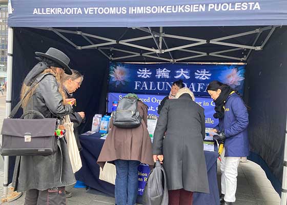 Image for article Finlandia: Meningkatkan Kesadaran Tentang Penganiayaan di Tiongkok pada Peringatan 27 Tahun Permohonan Damai 25 April