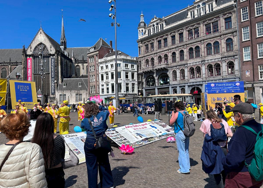 Image for article Belanda: Masyarakat dari Berbagai Kalangan Merayakan Hari Falun Dafa