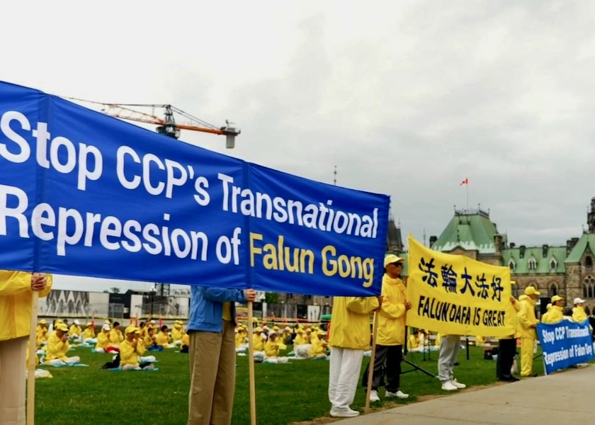 Image for article Kanada: Praktisi Falun Dafa Mengadakan Konferensi Pers di Gedung Parlemen Selama Kunjungan Menteri Luar Negeri Tiongkok