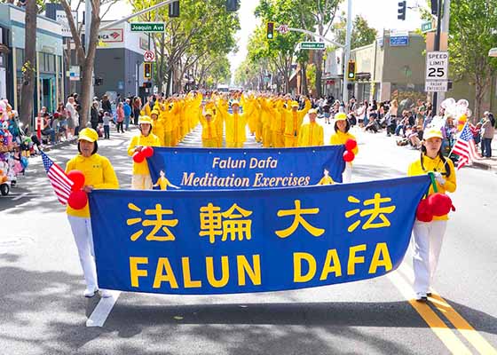 Image for article California: Anggota Dewan Kota dan Masyarakat Memuji Falun Dafa Selama Parade Cherry di San Leandro