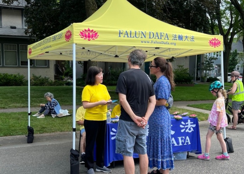 Image for article Minnesota: Memperkenalkan Falun Dafa di Kegiatan Open Streets di Minneapolis