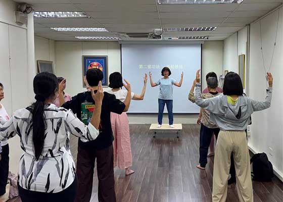 Image for article Singapura: Peserta Kelas Sembilan Hari Falun Dafa Mengungkapkan Apresiasi