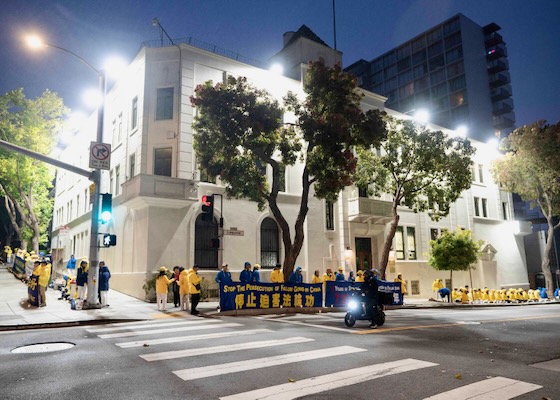 Image for article Nyala Lilin di San Francisco Mengungkap Penganiayaan 27 Tahun yang Dilakukan PKT