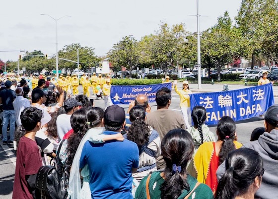 Image for article Fremont, California: Falun Dafa Disambut Hangat dalam Parade India Day