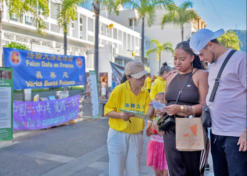 Image for article Warga Réunion, Prancis Menunjukkan Dukungan untuk Falun Gong Serta Menyerukan Penghentian Penganiayaan