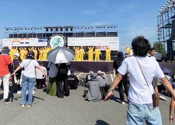Image for article Jepang: Orang-orang Mengenal Falun Gong dalam Festival Ono
