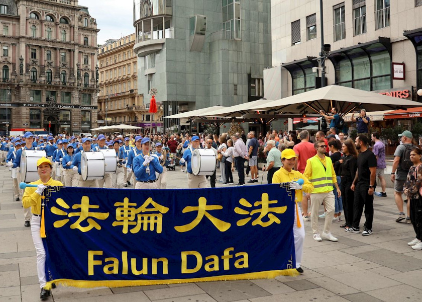 Image for article Dukungan Publik untuk Falun Dafa di Wina