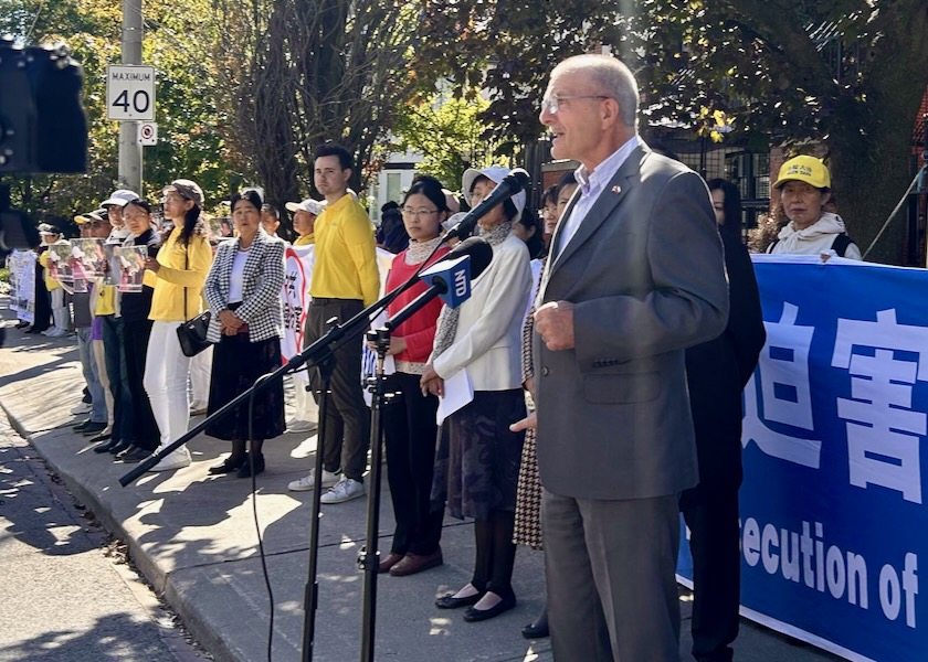 Image for article Tokoh Masyarakat Mengecam Serangan terhadap Praktisi Falun Gong di Luar Konsulat Tiongkok di Toronto