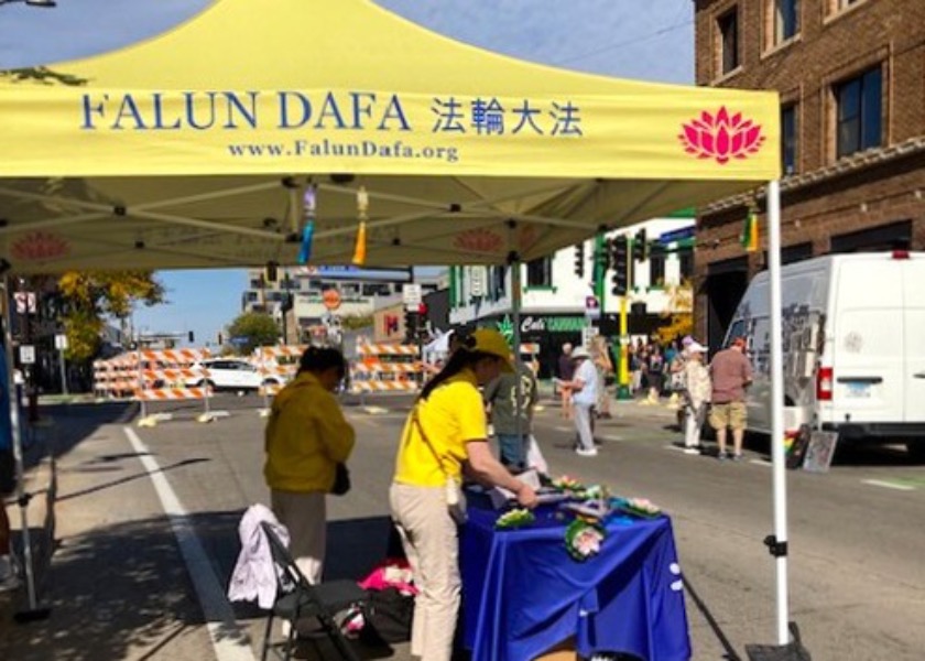 Image for article Praktisi di Minnesota Memperkenalkan Falun Dafa di Open Streets Hennepin 2026