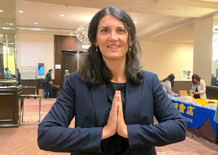 Image for article Praktisi Falun Dafa di Quebec, Kanada, Menyampaikan Rasa Terima Kasih dan Mengucapkan Selamat Festival Pertengahan Musim Gugur Kepada Guru