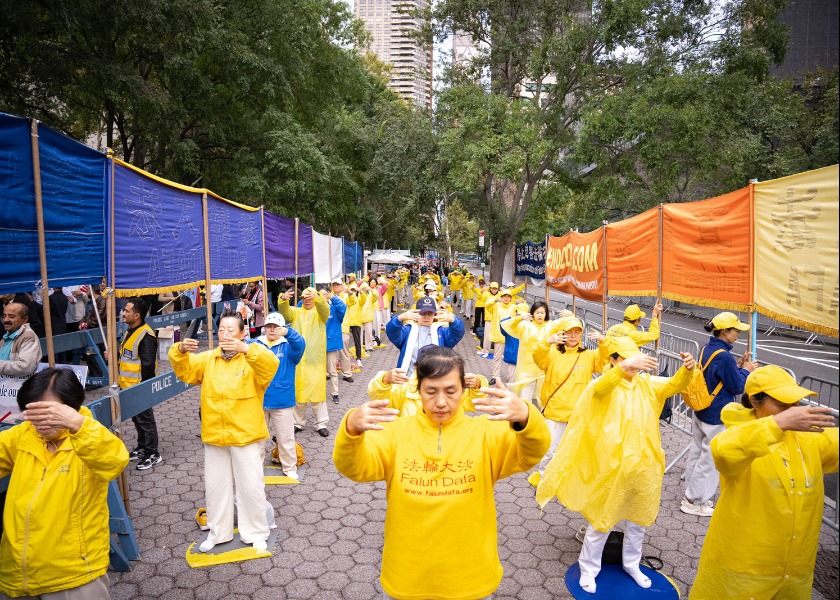 Image for article Permohonan Damai Praktisi Falun Gong di Dekat Kantor Pusat PBB Menarik Dukungan Masyarakat
